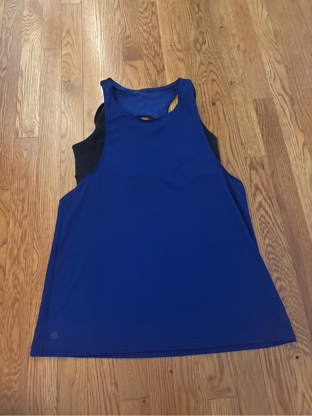 Athleta workout top with built in bra